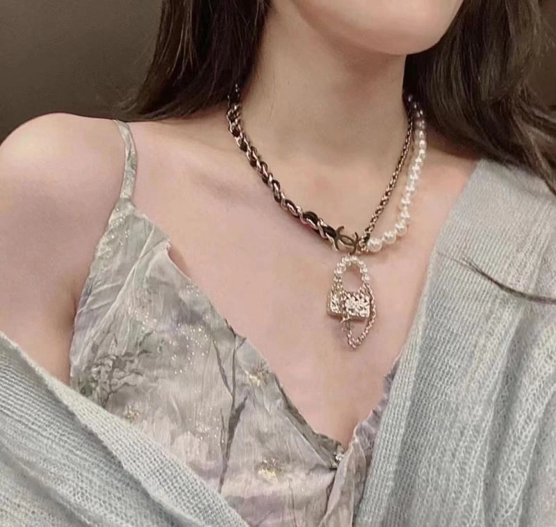 Timeless Chanel Necklaces 225817