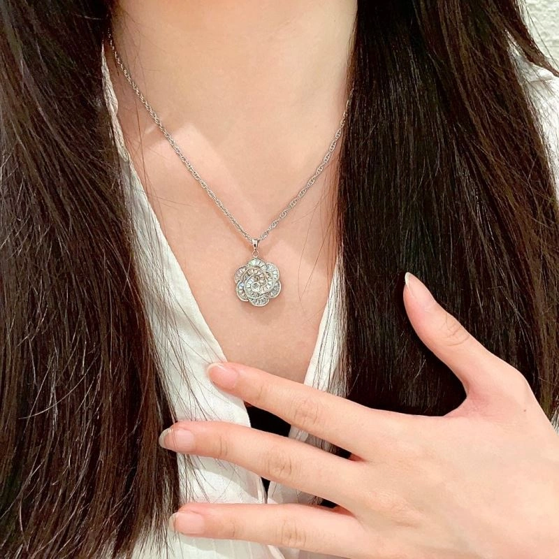 Flexible Chanel Necklaces 225835