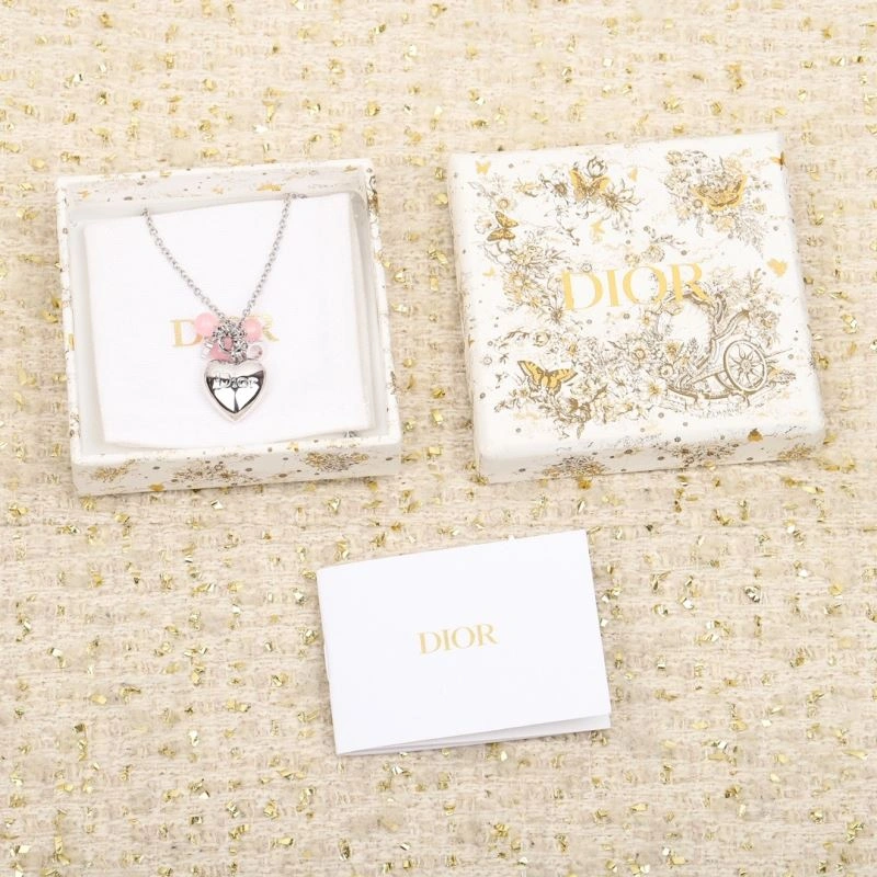 Sporty Chanel Necklaces 225796