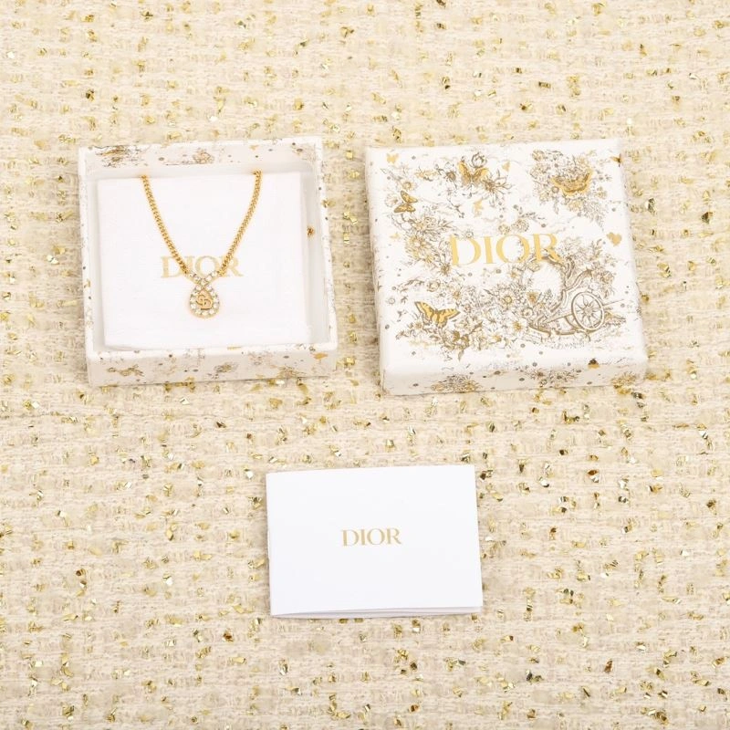 Comfortable Chanel Necklaces 225853