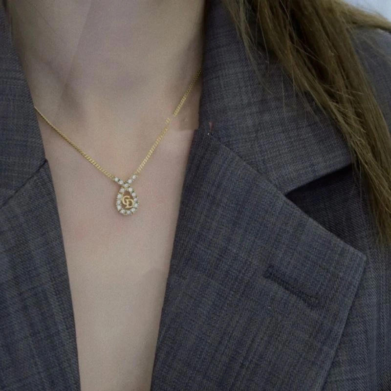 Comfortable Chanel Necklaces 225853
