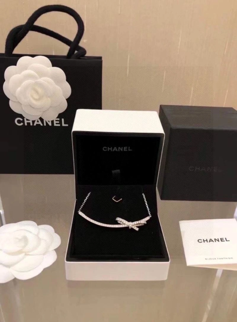 Premium Chanel Necklaces 225798