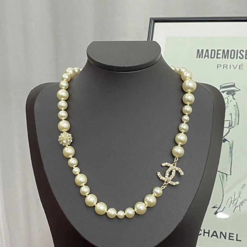 Trendsetting Chanel Necklaces 225795