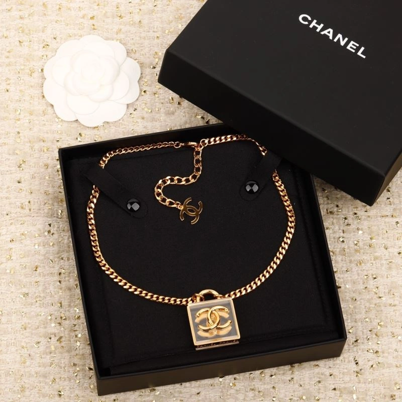 Snug Chanel Necklaces 225760
