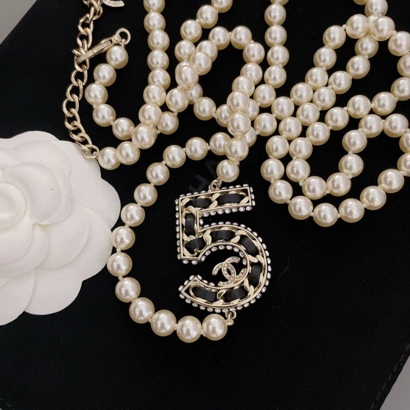 Compact Chanel Necklaces 225752