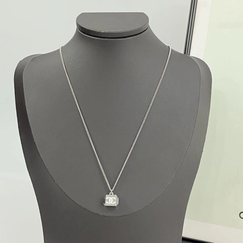 Chanel Necklaces SmoothTexture 225733