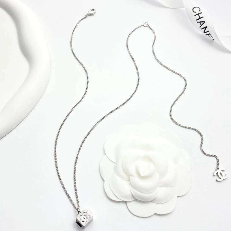 Chanel Necklaces SmoothTexture 225733