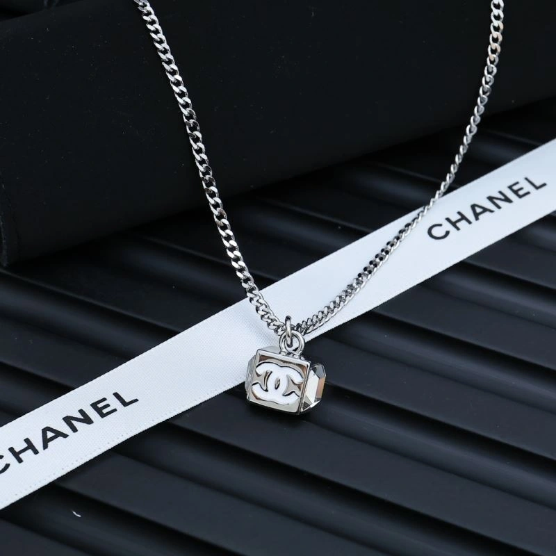 Original Chanel Necklaces 225744