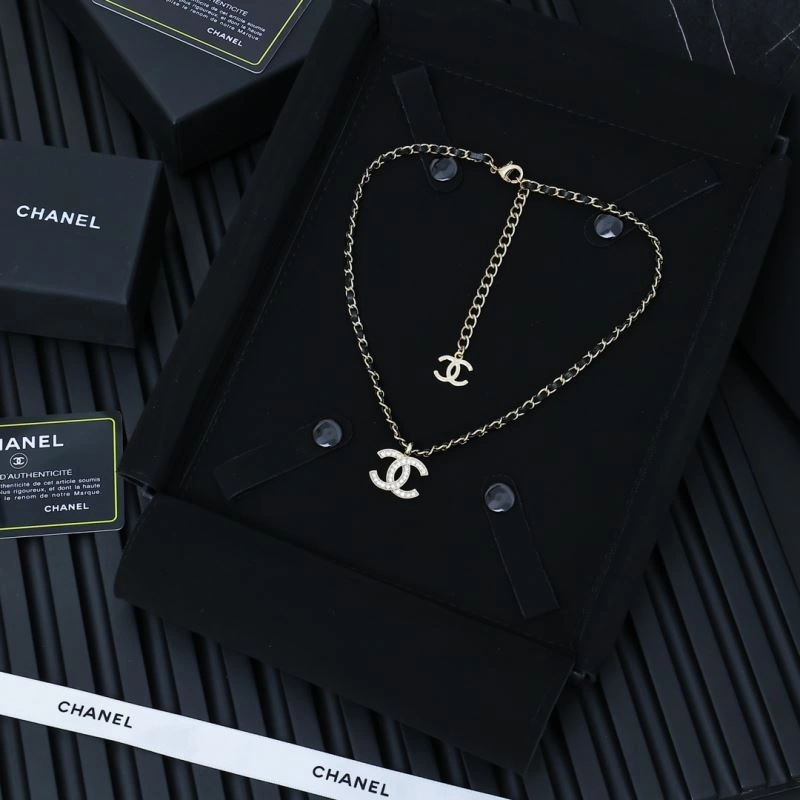 Sporty Chanel Necklaces 225736