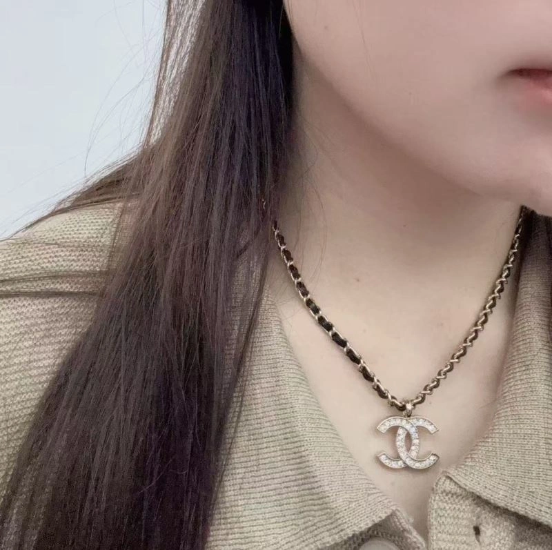 Sporty Chanel Necklaces 225736