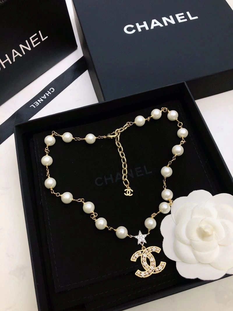 Supportive Chanel Necklaces 225730