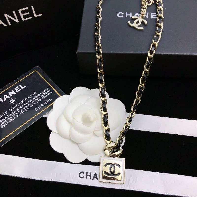 Chanel Necklaces UrbanChic 225716
