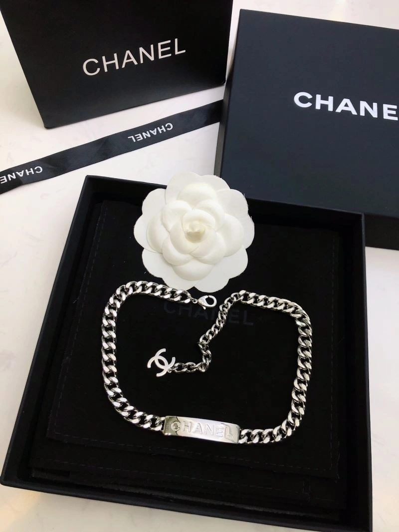 Compact Chanel Necklaces 225718