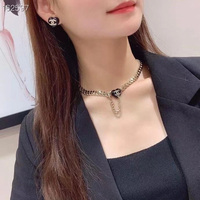 Chanel Necklaces SmoothTexture 224738