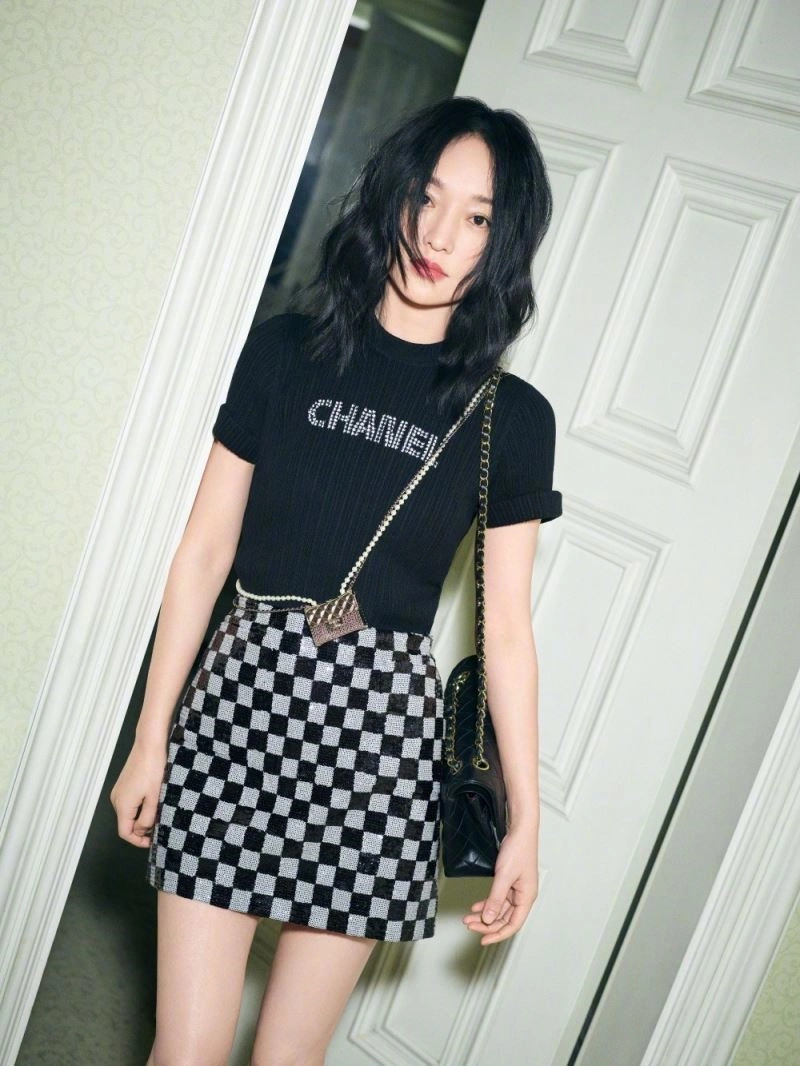 Compact Chanel Necklaces 224707