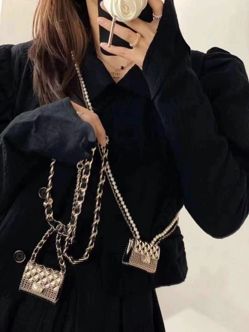 Compact Chanel Necklaces 224707