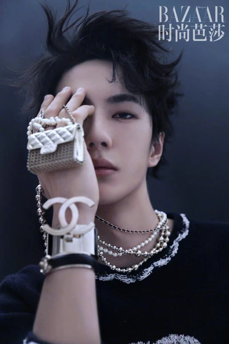 Compact Chanel Necklaces 224707