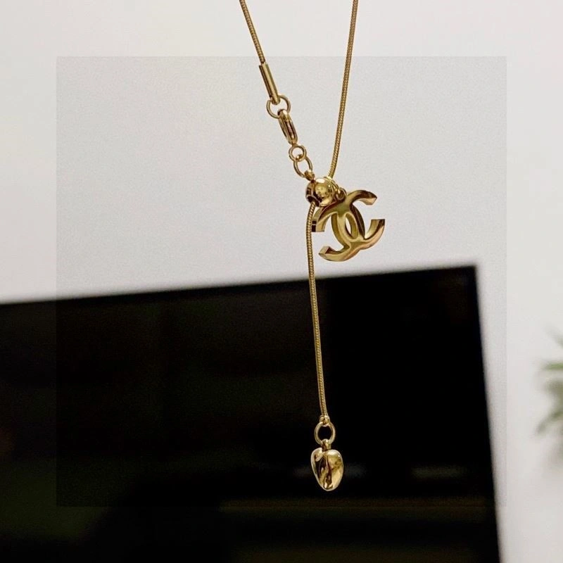WaterResistant Chanel Necklaces 224690