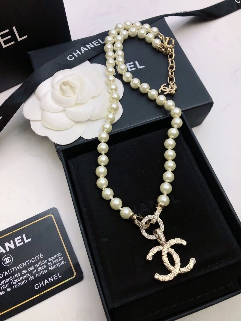Bold Chanel Necklaces 224730