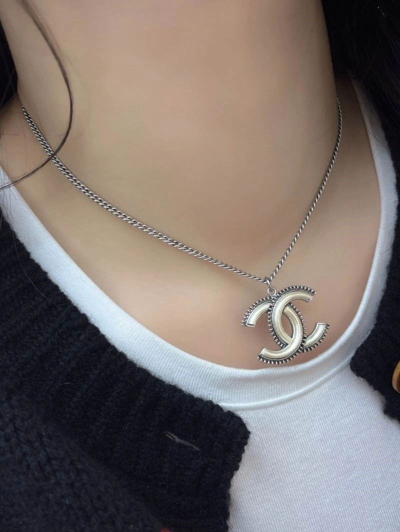 WaterResistant Chanel Necklaces 224682