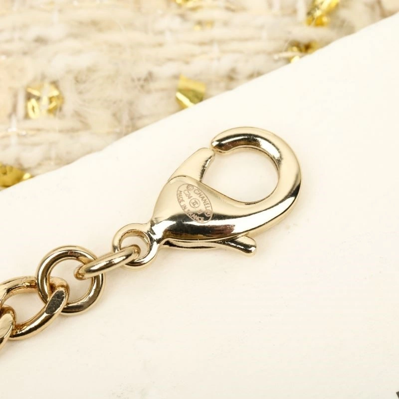 Sophisticated Chanel Necklaces 224660