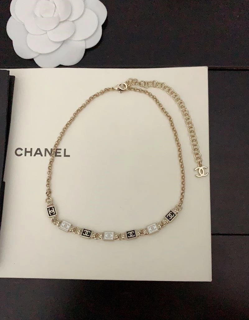 Chanel Necklaces Sleek 224680
