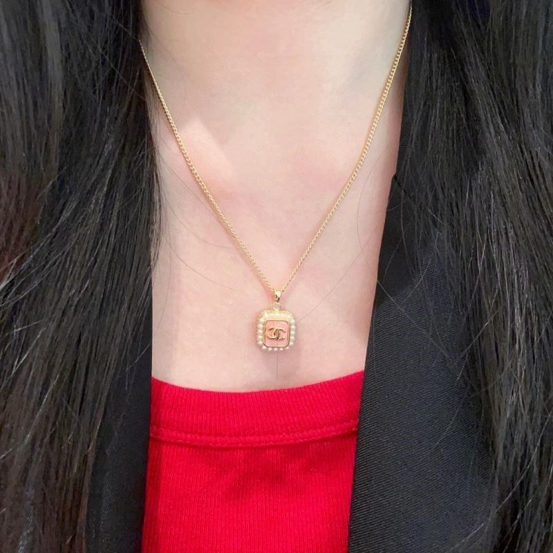 Tailored Chanel Necklaces 224693