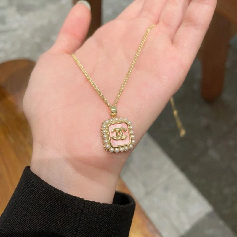 Tailored Chanel Necklaces 224693