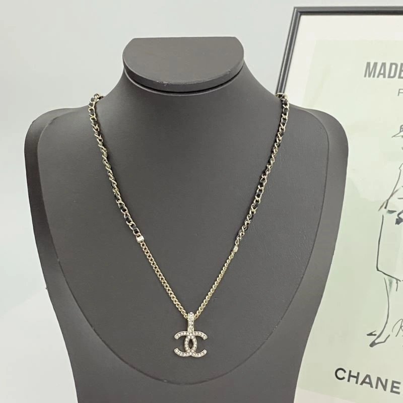 Chanel Necklaces Effortless 224612