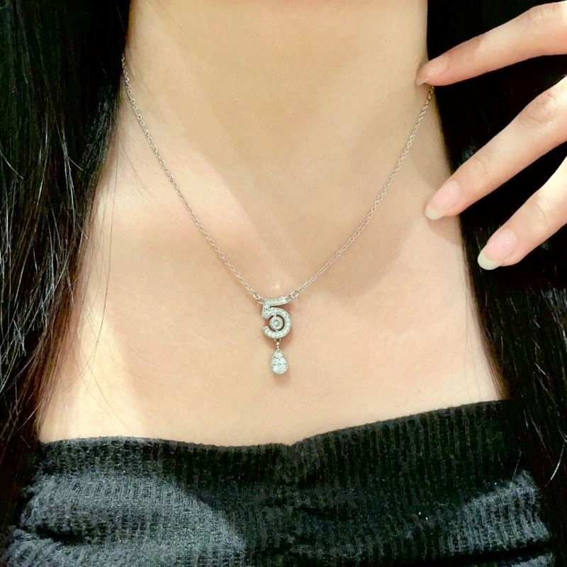 Breathable Chanel Necklaces 224561