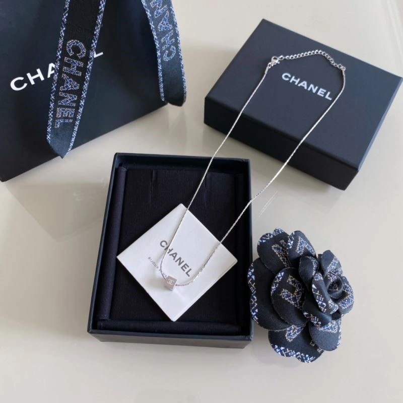 EyeCatching Chanel Necklaces 224543