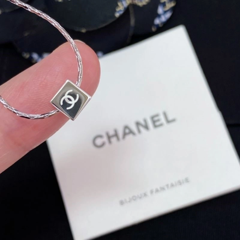 EyeCatching Chanel Necklaces 224543
