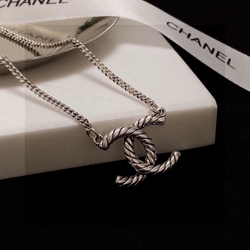 Versatile Chanel Necklaces 224541
