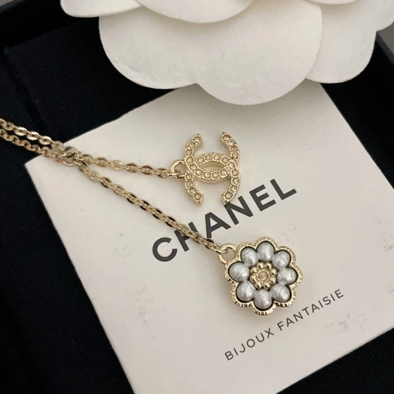 Refined Chanel Necklaces 223595