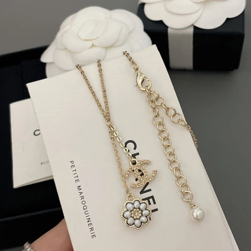 Refined Chanel Necklaces 223595