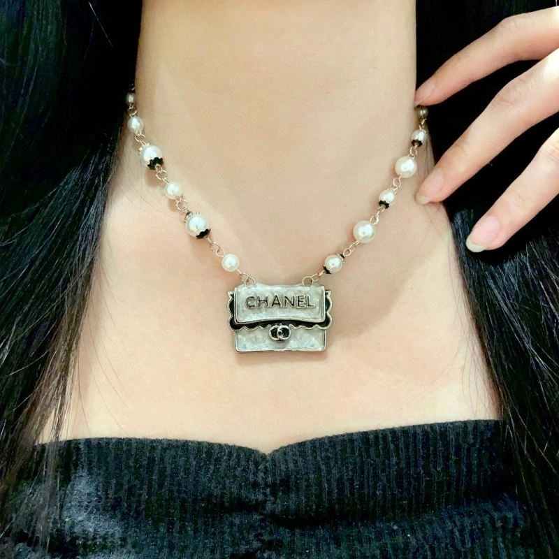 Chanel Necklaces Contemporary 223577