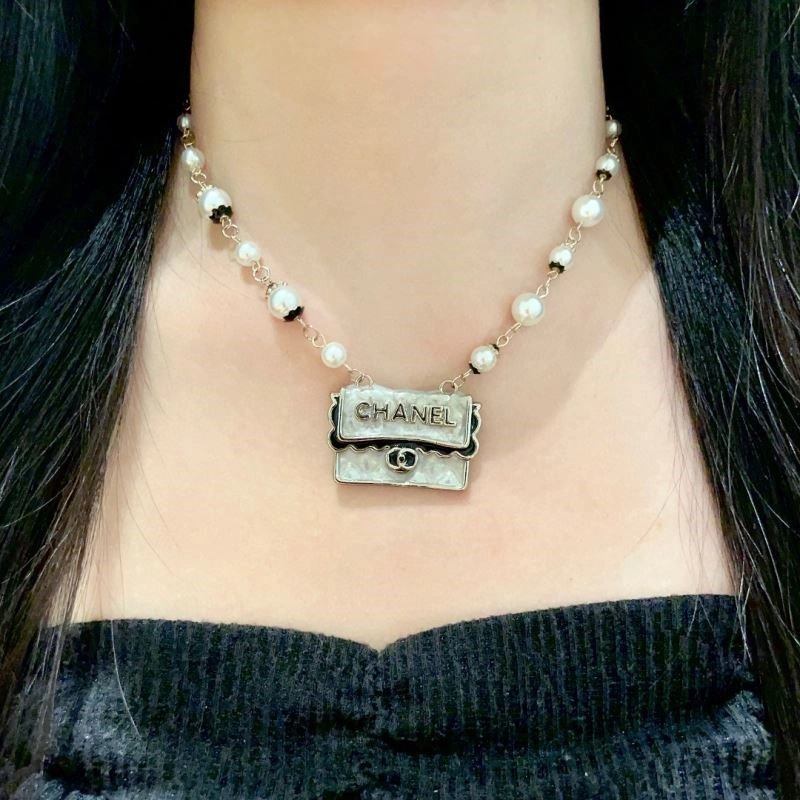 Chanel Necklaces Contemporary 223577