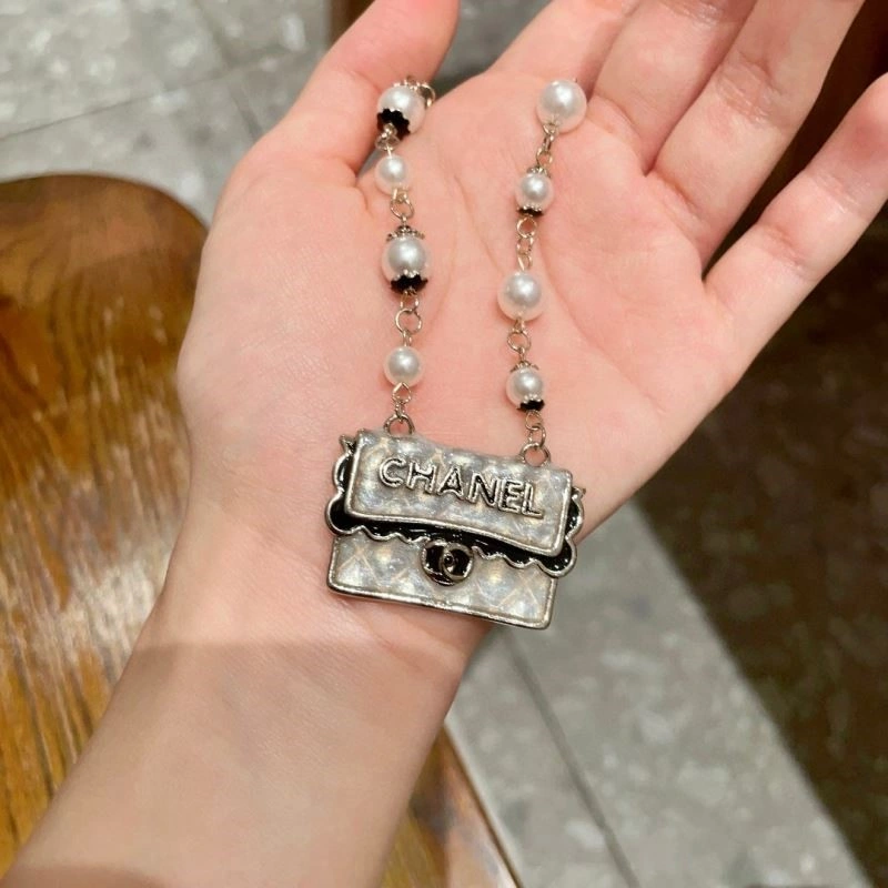 Chanel Necklaces Contemporary 223577