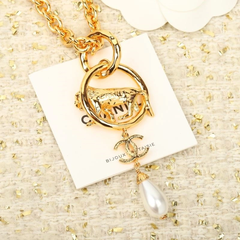 Chanel Necklaces Functional 223580