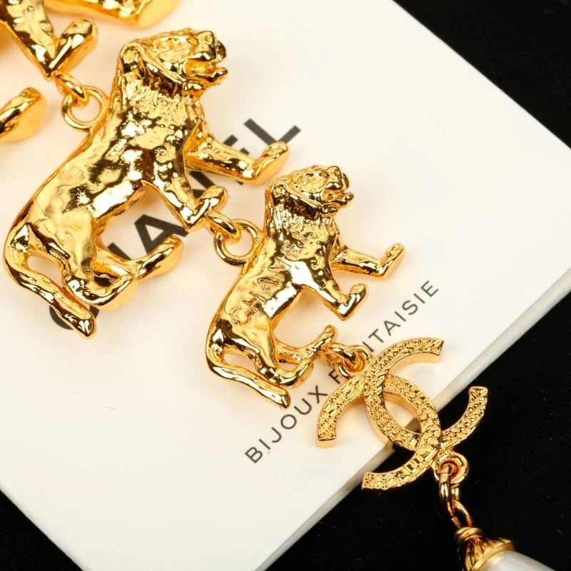 Minimalist Chanel Necklaces 223575