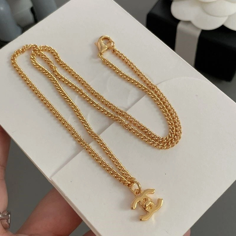 Premium Chanel Necklaces 223576