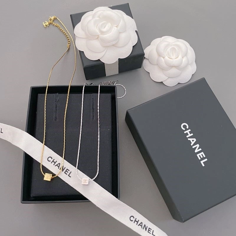 Chanel Necklaces Original 223550