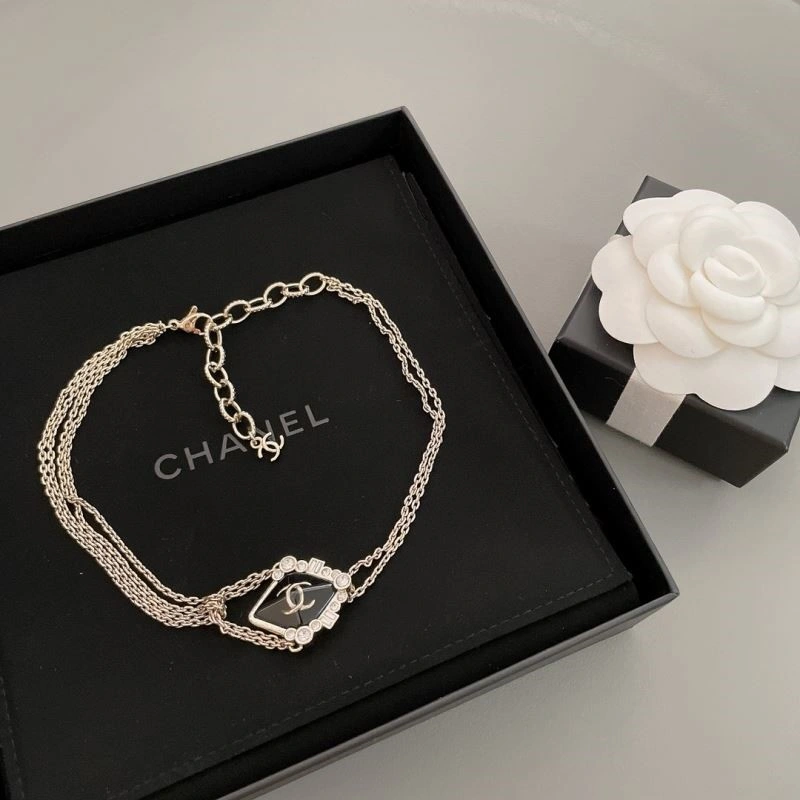Chanel Necklaces Cozy 223559