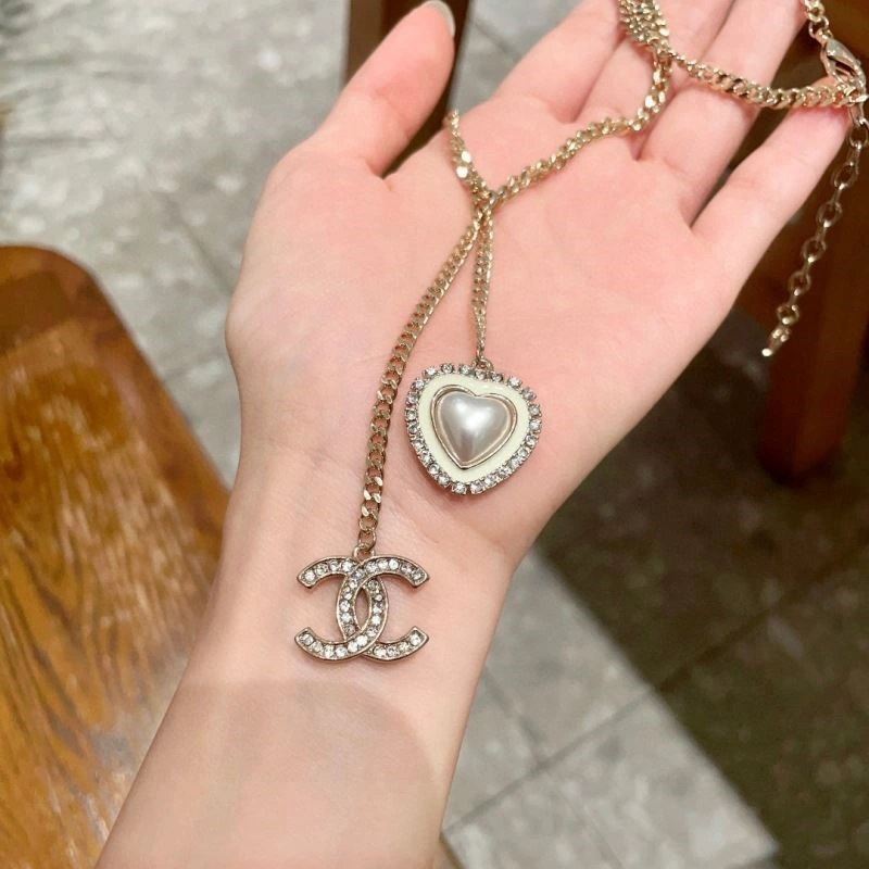 Bright Chanel Necklaces 223531
