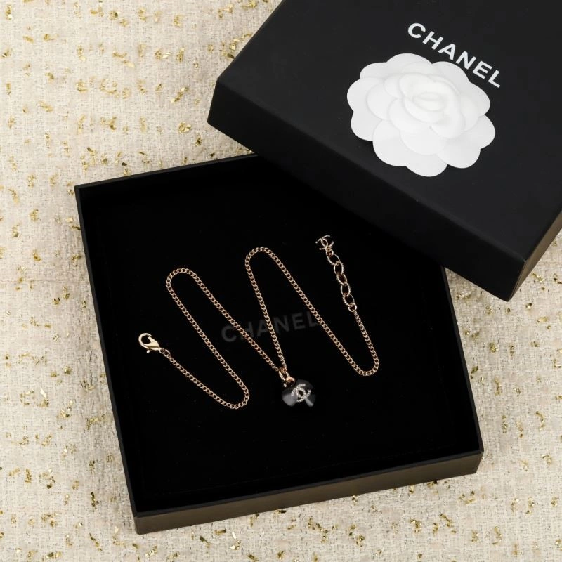 Snug Chanel Necklaces 223524