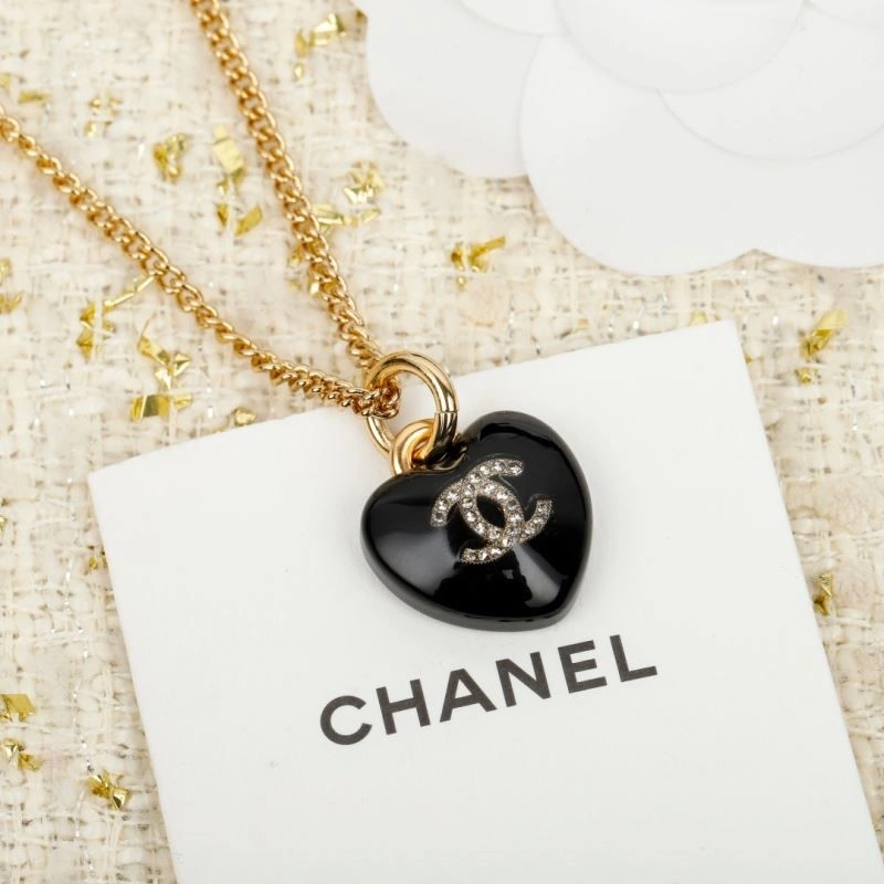 Snug Chanel Necklaces 223524