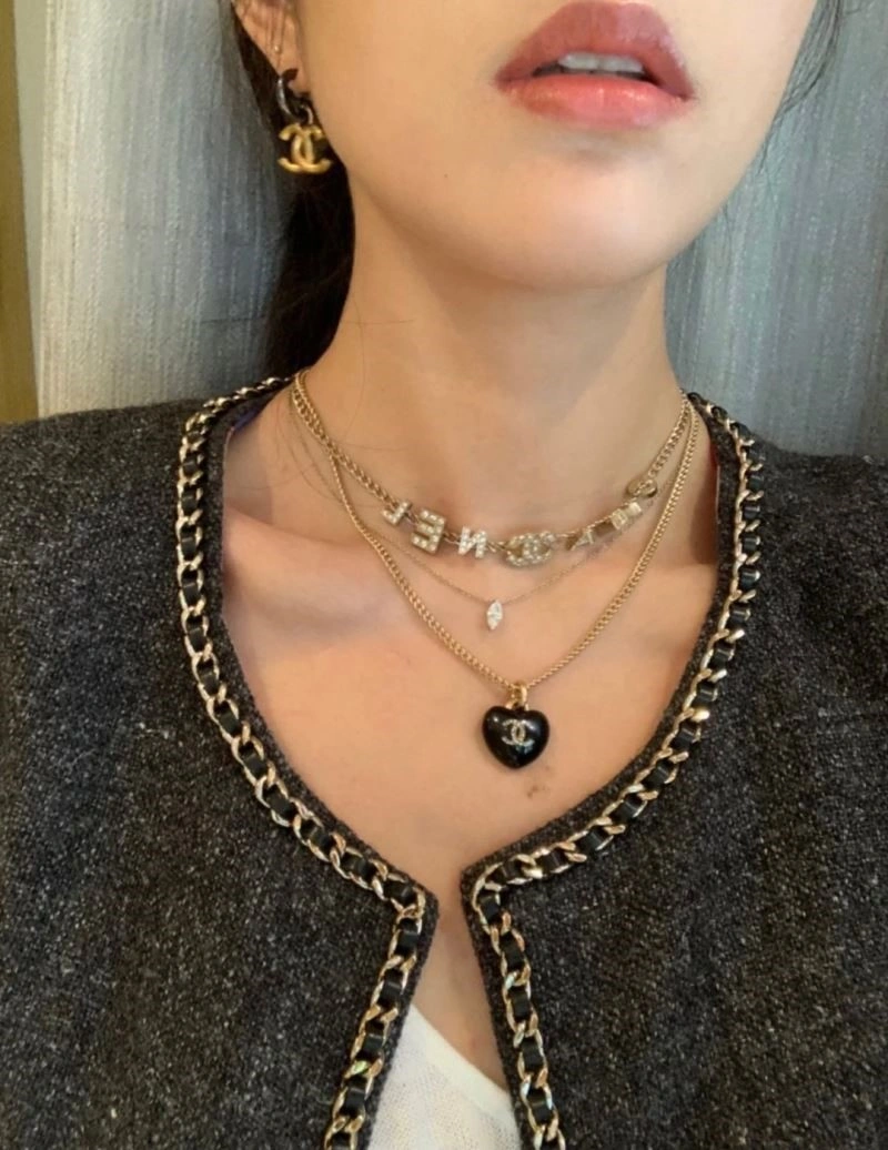 Snug Chanel Necklaces 223524