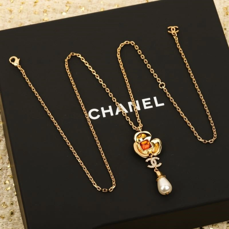 Contemporary Chanel Necklaces 223578