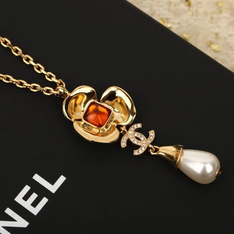 Contemporary Chanel Necklaces 223578