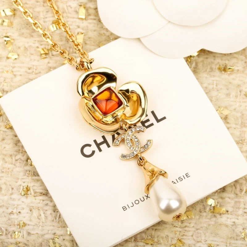 Contemporary Chanel Necklaces 223578